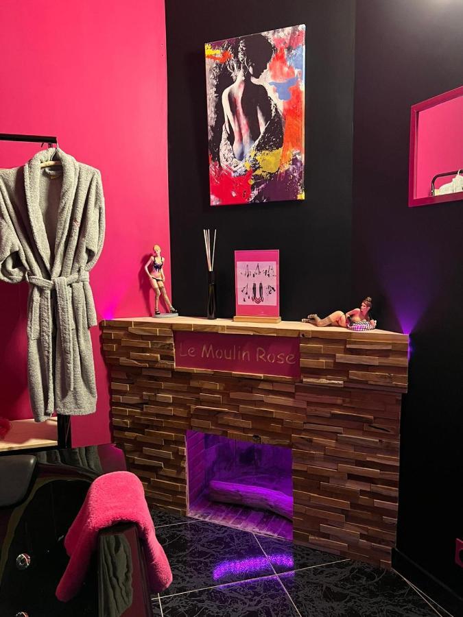 Du Moulin Rose Love hotel