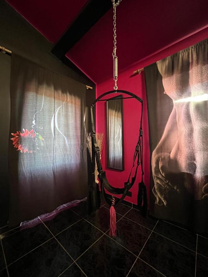 Love hotel Du Moulin Rose